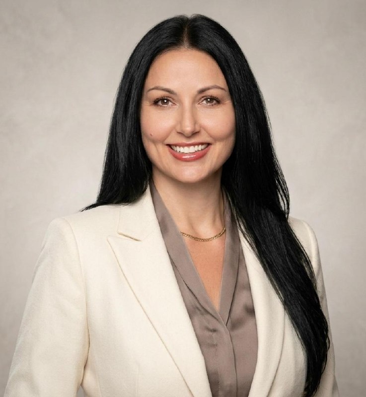 Kristen Bubis — Mobile Notary & Signing Agent